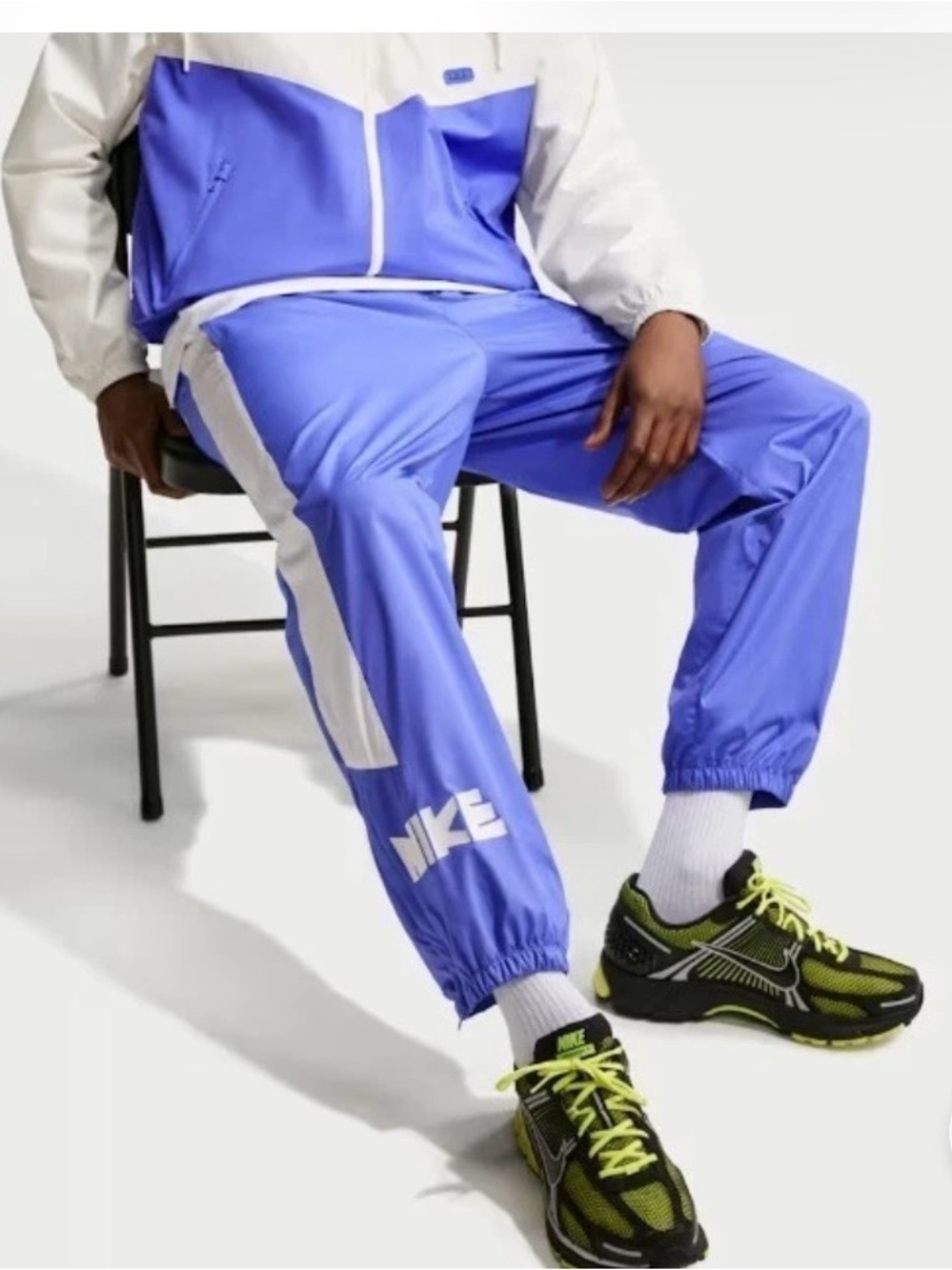Nike Men’s Lavender Joggers with White Side Panels
